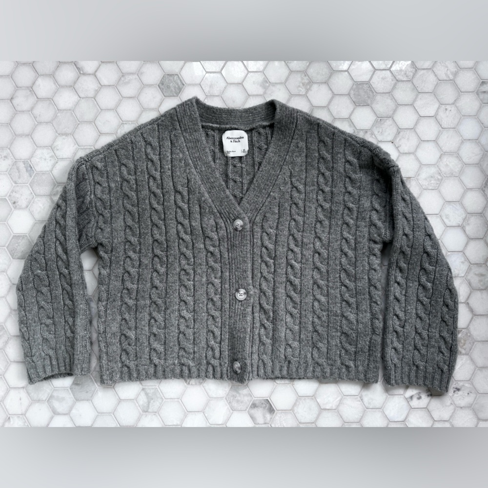 Abercrombie Gray Cable Knit Cardigan sweater, Women’s Excellent Condition